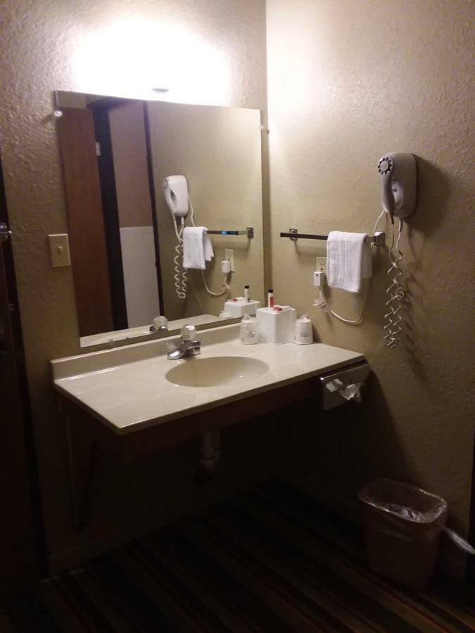 Super 8 By Wyndham Hotel